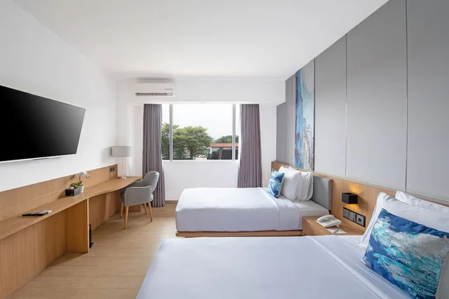 غرفة سوبيريور بشرفة، Oakwood Hotel and Apartments Taman Mini Jakarta 3/8