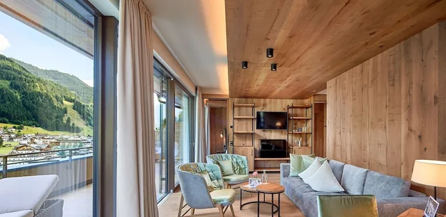 Top, Superior, Suite, 2 King Beds, Sofa، DAS EDELWEISS Salzburg Mountain Resort 6/8