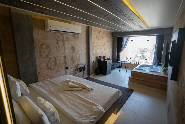 جناح جونيور بسرير كوين، Great Pyramid Inn 1/10