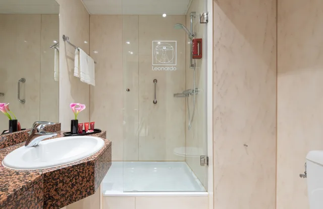 غرفة سوبيريور بسريرين منفصلين، Leonardo Hotel Frankfurt City South 4/4