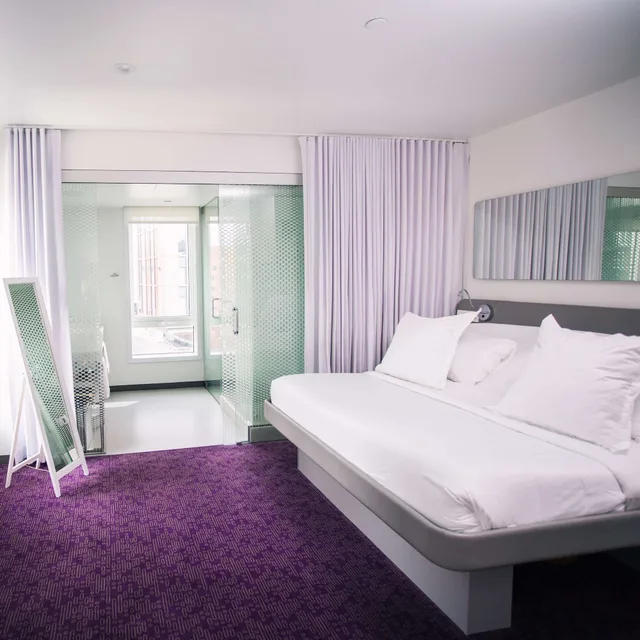 First, King Bed، YOTEL Boston, Select by Hilton 1/5