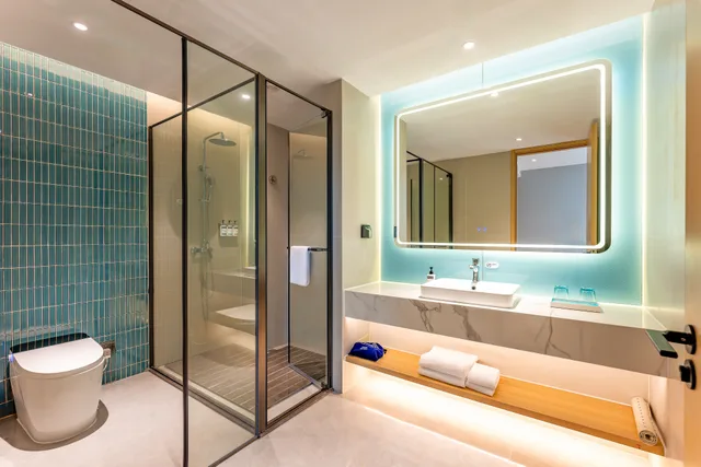 غرفة قياسية بسرير كينج بشرفة، Holiday Inn Express Nanjing Xi'anmen 2/2