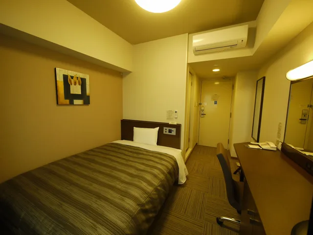 غرفة مفردة بسرير مزدوج للمدخنين، Hotel Route-Inn Uozu 2/5