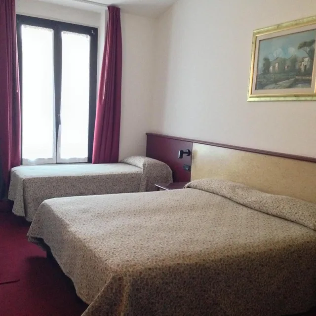 Room, Triple, Plaza 8/10