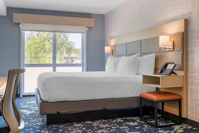غرفة قياسية بسرير كينج، Aiden by Best Western Berkeley 3/10