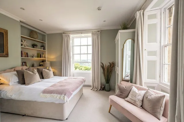 Comfort, Double Bed, Burleigh Court Cotswolds 1/5