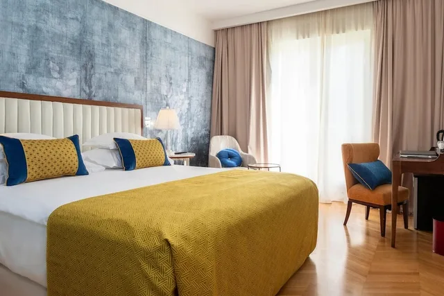 غرفة سوبيريور بسرير كينج بإطلالة على البحر، Amadria Park Hotel Milenij 2/5
