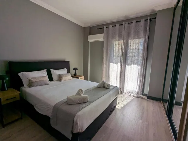 شقة ديلوكس بشرفة بغرفتي نوم في الملحق، Be My Guest Athens 3/9