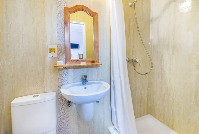 غرفة بسرير كوين، Lantern Guest House 4/4