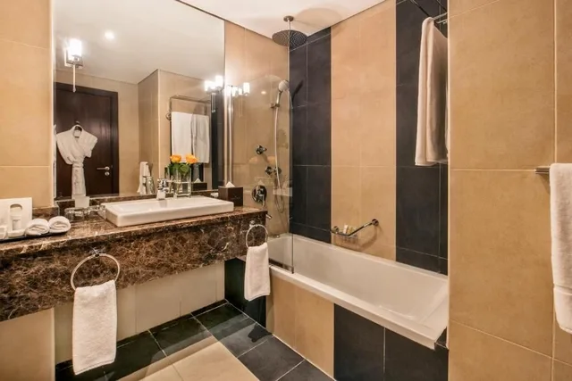 غرفة تنفيذية بسريرين منفصلين، Golden Tulip Doha 7/10