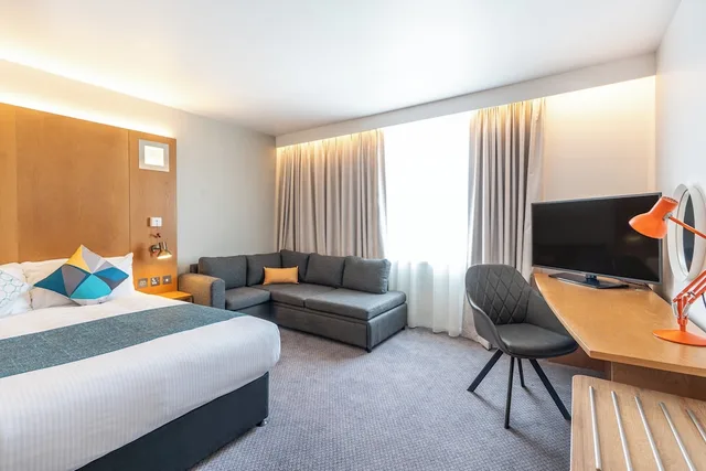 غرفة بريميوم بسرير كوين في الطابق العلوي، Holiday Inn Bournemouth 7/10