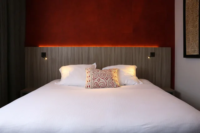 جناح بسرير كينج مع أريكة، Best Western Plus Hotel & Spa De Chassieu 1/2