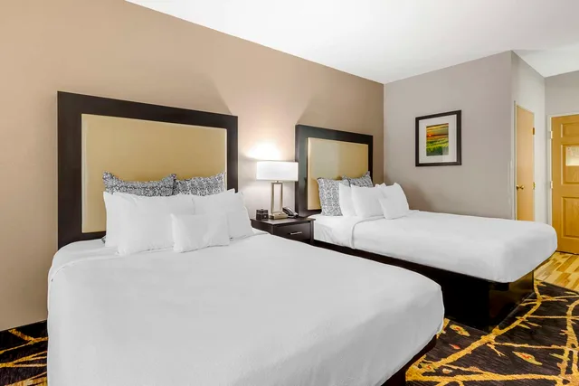 جناح بسريرين كوين مع أريكة، Best Western Plus Des Moines West Inn & Suites 1/3
