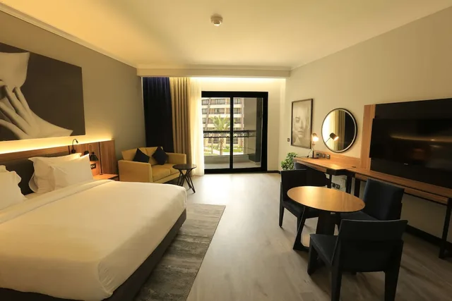 غرفة تنفيذية بسريرين منفصلين بشرفة مع دخول الصالة، Radisson Blu Alexandria 1/6