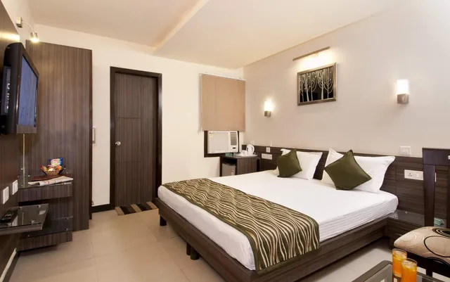 Deluxe, Twin Beds, Hotel Shree Residency 2/2