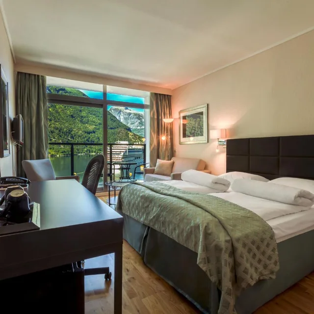 Superior, Twin Beds, Fjord View, Havila Hotel Geiranger 4/10