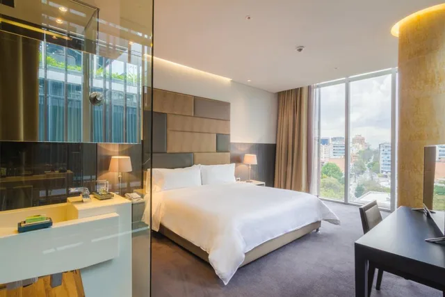 غرفة ديلوكس بسرير كوين، GHL Hotel Bioxury 3/4