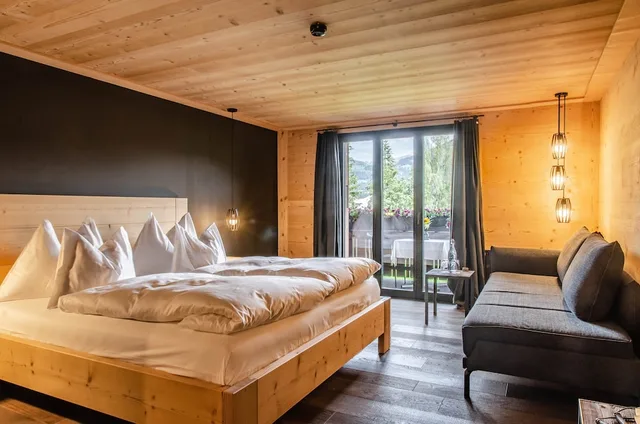 Superior, King Bed, Hotel Arc En Ciel Gstaad 1/8