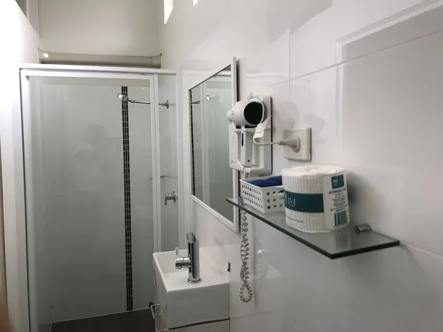 غرفة عائلية بسرير كوين وأسرّة بطابقين، Coffs Shearwater Motel 6/8