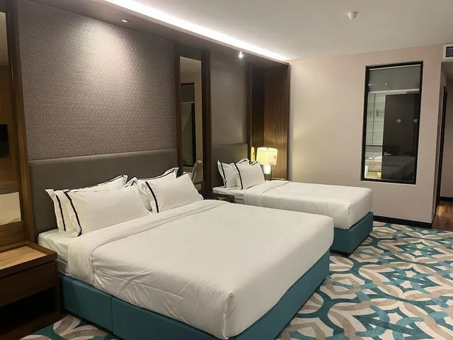غرفة تنفيذية ثلاثية بسرير كينج وسرير فردي، CHRISTEE SUITES 1/1