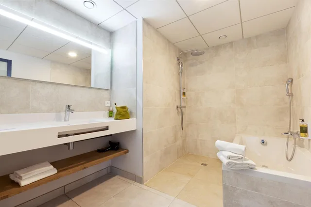 Double Bed, Garden Side، Eco-Domaine La Fontaine Hotel Spa & Residence 4/7