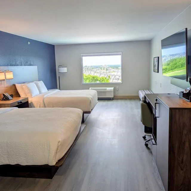 غرفة بسرير كينج وسرير كوين، Hotel Vue, Ascend Hotel Collection 1/7