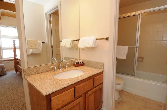 شقة سكنية بسرير كينج وسرير كوين بـ3 غرف نوم، VACATION RENTALS BY BIG SKY RESORT 4/4