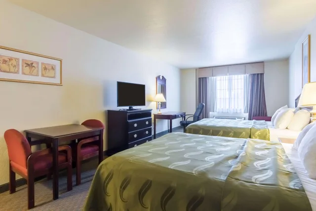 جناح بسريرين كوين، Quality Inn & Suites Alma I-40 3/3