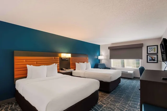 غرفة قياسية بسريرين كوين، Comfort Inn Falls Church - Tysons Corner 5/10