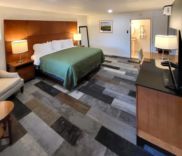جناح استوديو عائلي بسرير كينج وأسرّة بطابقين، Shelton Inn 2/10