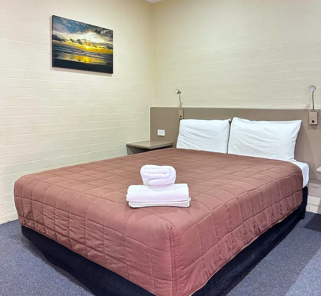 غرفة قياسية بسرير كوين، Sapphire City Motor Inn Inverell 1/10