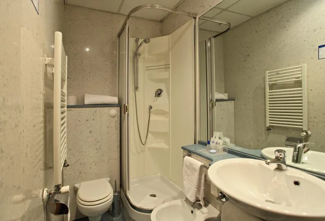 Room, Double Bed, Small, Hotel Montecarlo Roma 2/2