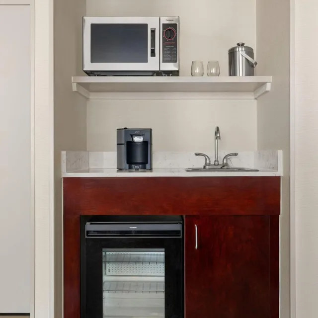 1 Bedroom, 2 Rooms, Suite, King Bed, Sofa, High Floor, Concierge Level، Sheraton Suites Galleria Atlanta 6/6