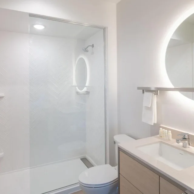 غرفة بسرير كينج بشرفة مع أريكة، TownePlace Suites by Marriott Dallas Rockwall 5/6