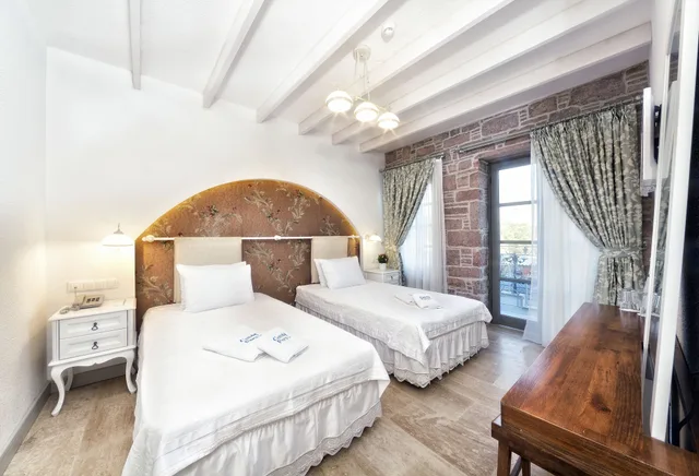 غرفة سوبيريور بسريرين منفصلين بإطلالة جزئية على البحر، Cunda Fora Hotel 1/2