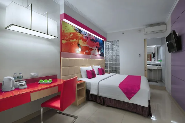 Standard, Twin Beds, favehotel Premier Cihampelas 3/4