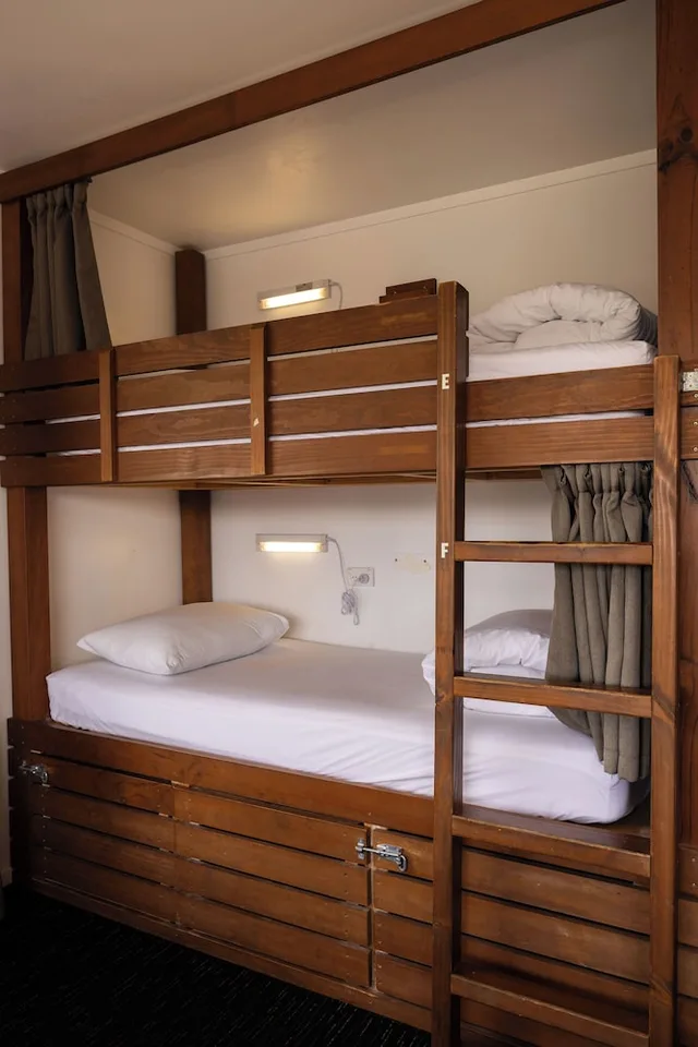 Bed in 5 Bed Dorm Ensuite، Haka House Taupo 1/4