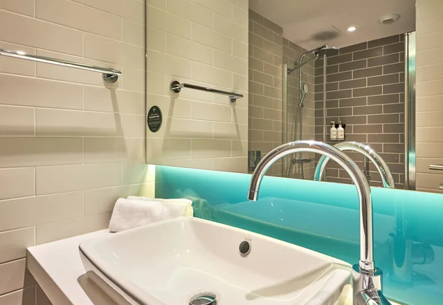 غرفة قياسية بسرير مزدوج، B&B Hotel Deauville-Touques 3/3