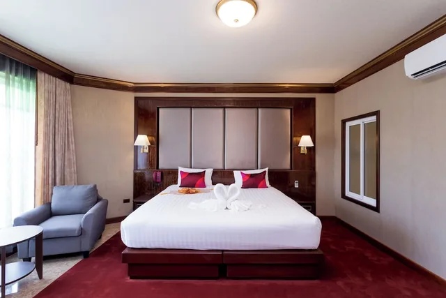 Junior, Double Bed, Erawan Hotel 2/9