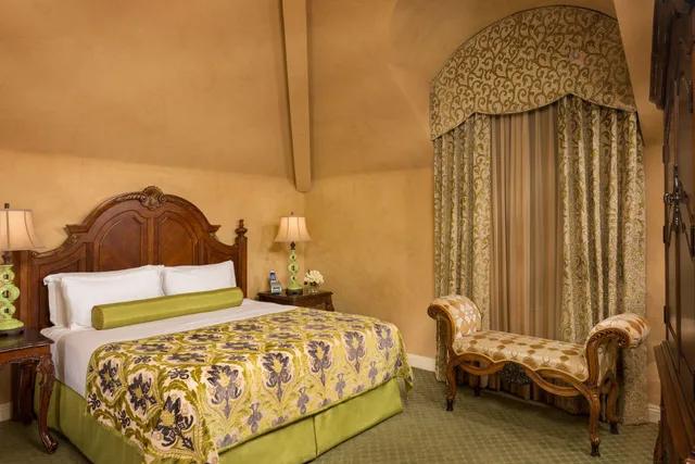 Courtyard, King Bed، Ayres Hotel Manhattan Beach Hawthorne 1/1