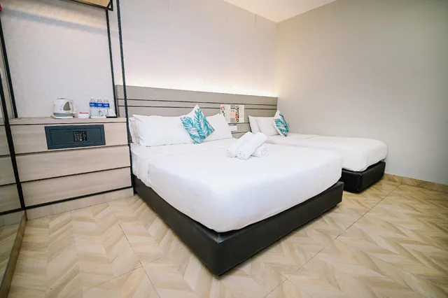 Family, Triple, 1 Queen and 1 Single Bed, Kingston Hotel 2 @ Setapak 1/2