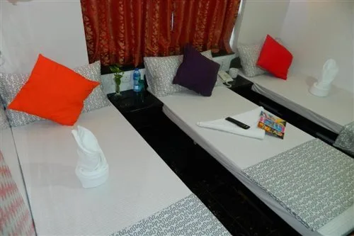 Room, Triple, New London Hostel 1/1