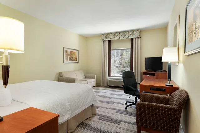 Study, King Bed, Sofa، Hampton Inn & Suites Birmingham East Irondale 3/4