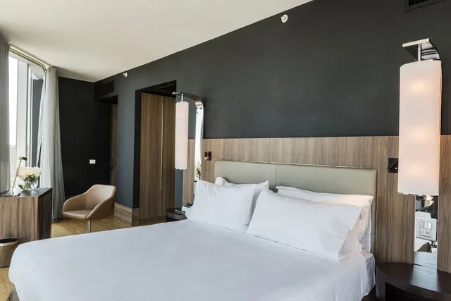جناح سوبيريور ركني بسرير كينج، ICON HOTEL 2/4