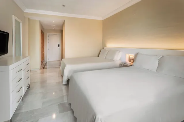 Xtra, Superior, 2 Queen Beds, Sea Front, Sea View، Sol Guadalmar Malaga 7/10