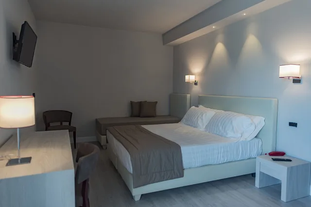 غرفة سوبيريور ثلاثية بسرير كوين بشرفة، Hotel Villa Barsanti 5/7
