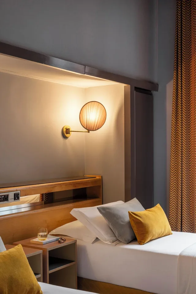 Connecting, Family, Milani Hotel 2/7