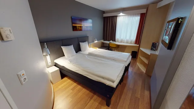 غرفة بسريرين منفصلين، Ibis Cologne Airport Hotel 3/10