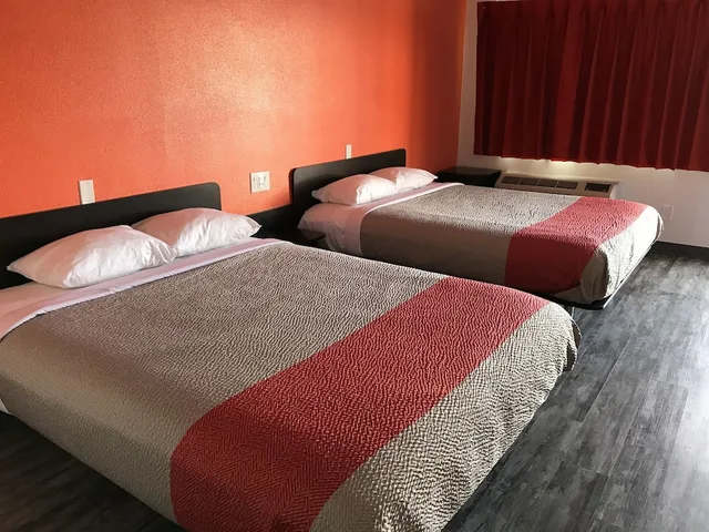 غرفة ديلوكس بسريرين كوين، Motel6 Barstow, CA - Route 66 4/8