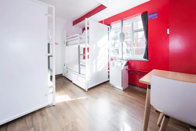 Private Quad, 2 Bunk Beds، Generator London 3/3